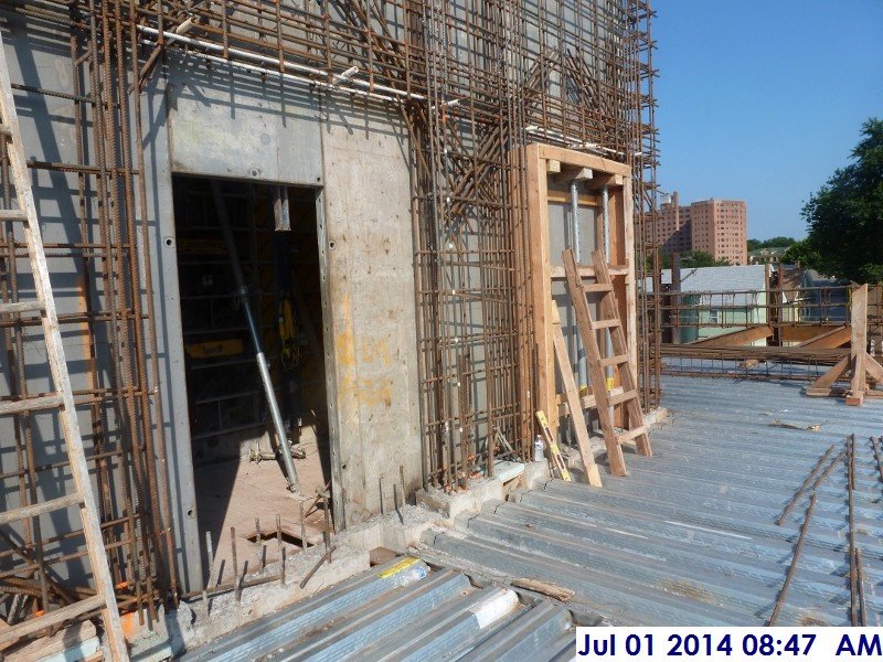 Constructing the Elev. door frames at Elev. 1,2,3 (3rd Floor) Facing North-West (800x600)